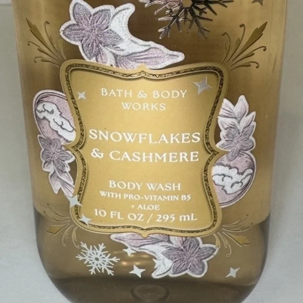 Bath & Body Works Snowflakes & Cashmere Body Wash 10 oz Winter Scent NEW